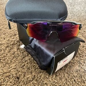 Oakleys Radar EV Path